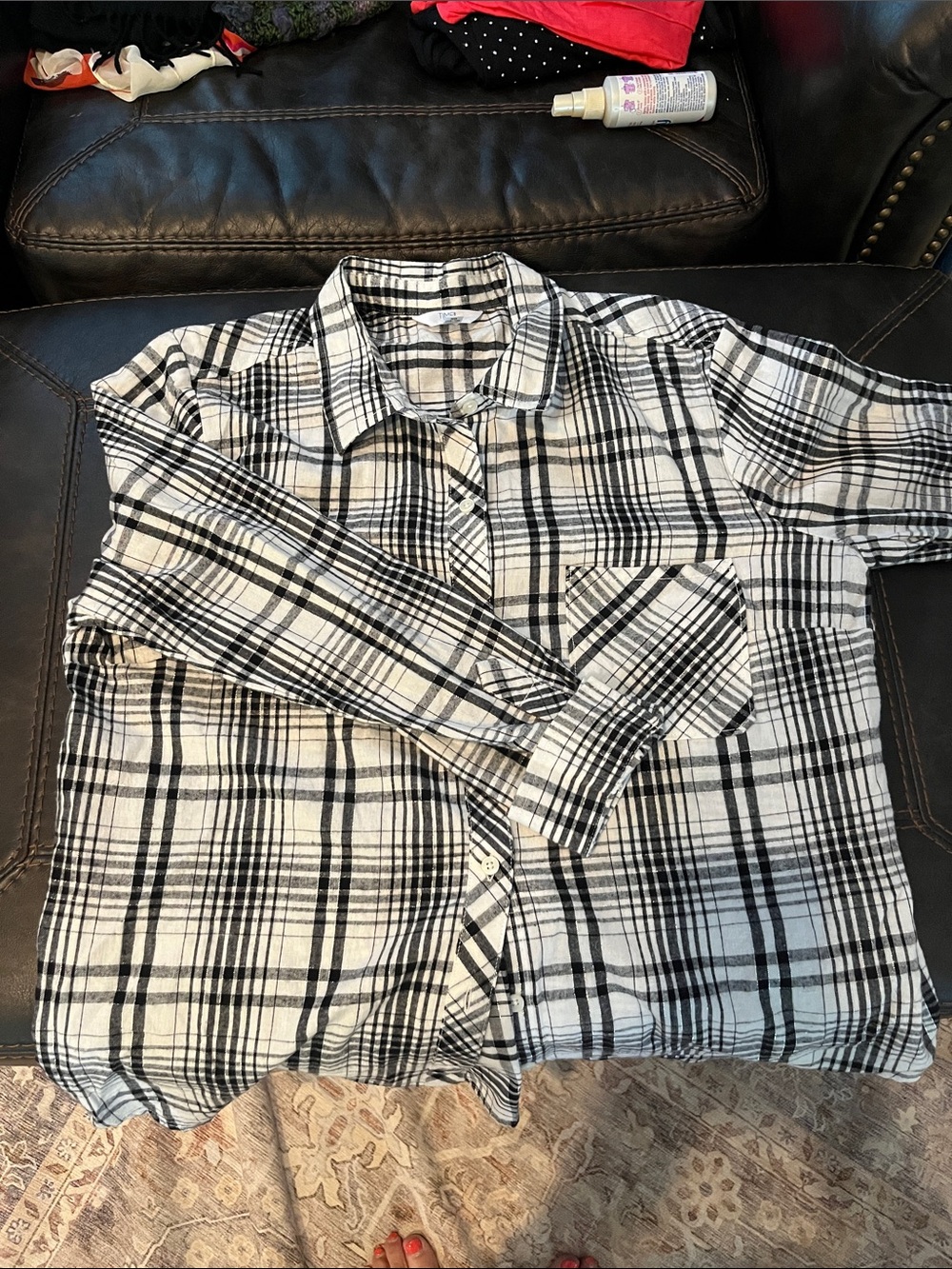 Time and Tru Black and White Plaid Button-Down Shirt